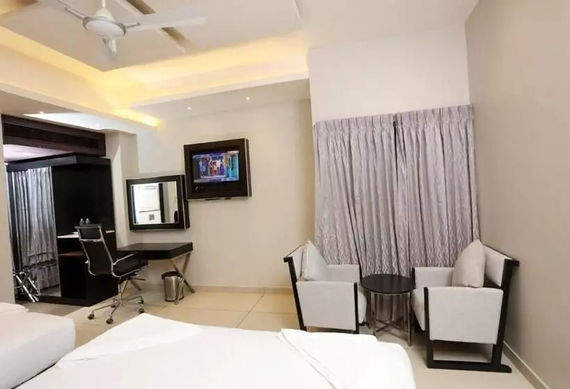 Hotelli Lnb Residency