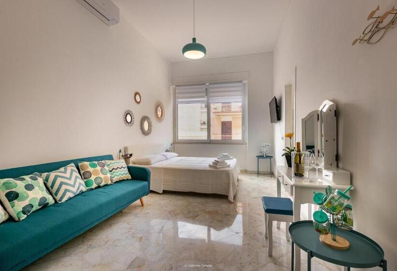 تختخواب و صبحانه Oniro