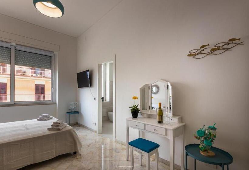 تختخواب و صبحانه Oniro