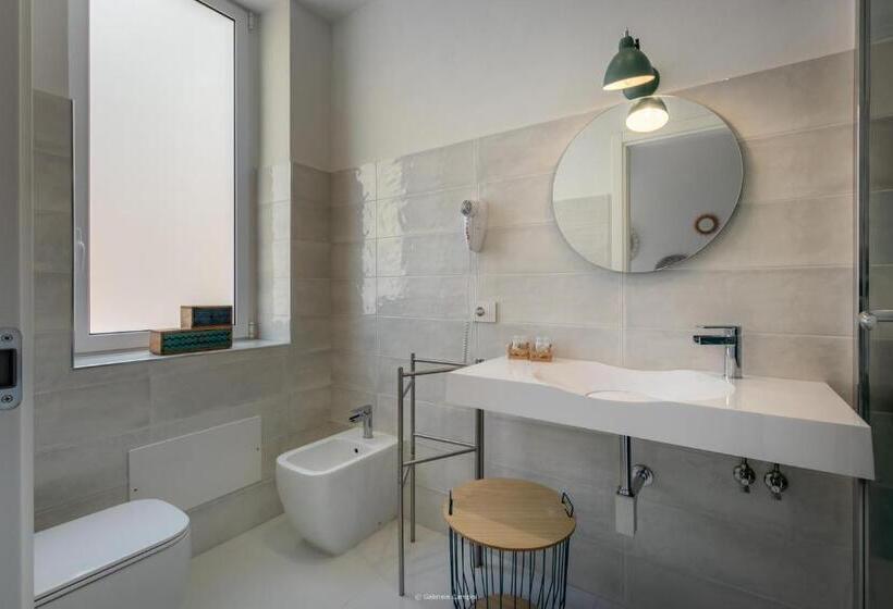 تختخواب و صبحانه Oniro