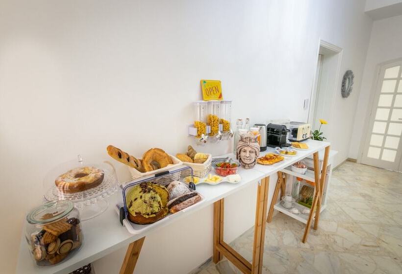 تختخواب و صبحانه Oniro