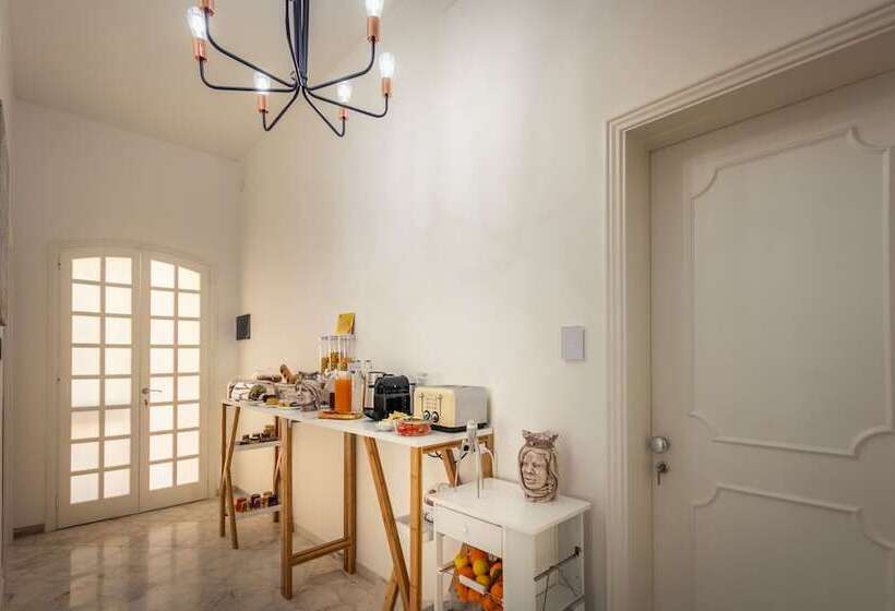 تختخواب و صبحانه Oniro