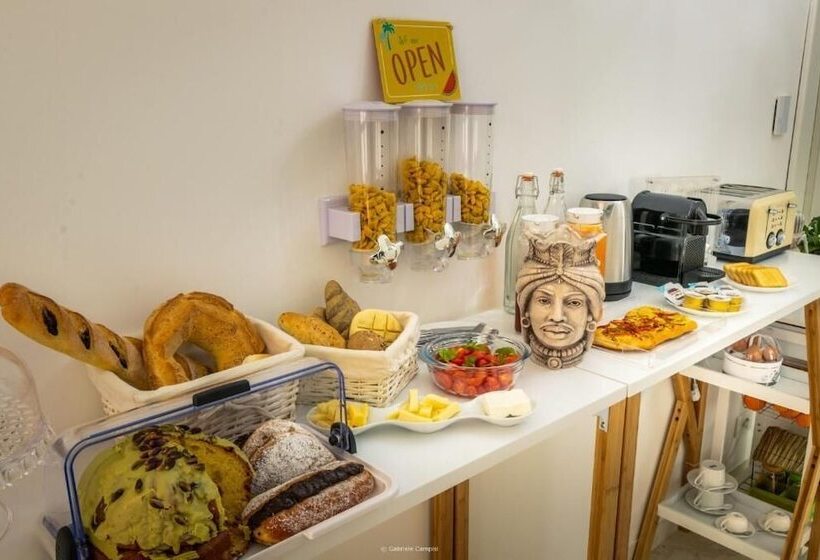 تختخواب و صبحانه Oniro