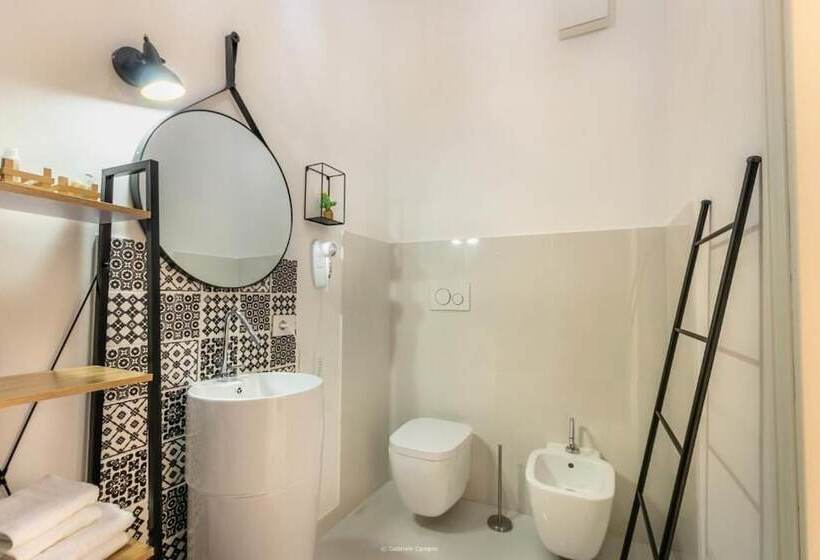 تختخواب و صبحانه Oniro