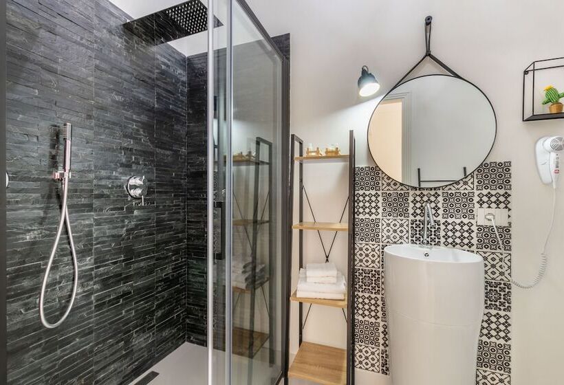 تختخواب و صبحانه Oniro