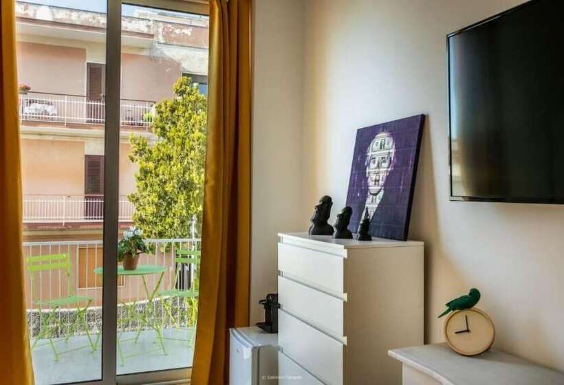 تختخواب و صبحانه Oniro