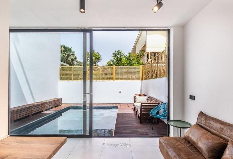 تختخواب و صبحانه Oniro