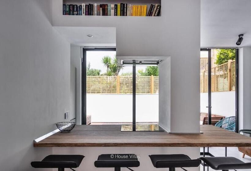 تختخواب و صبحانه Oniro