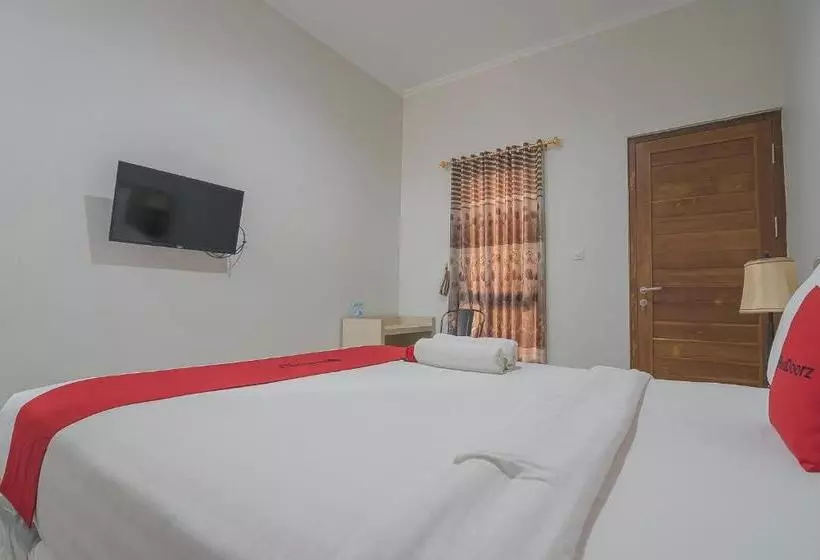 هتل Reddoorz Near Alun Alun Kc Haurgeulis