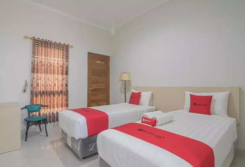 هتل Reddoorz Near Alun Alun Kc Haurgeulis