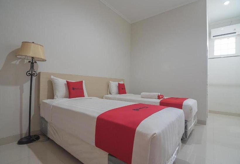 Hotel Reddoorz Near Alun Alun Kc Haurgeulis