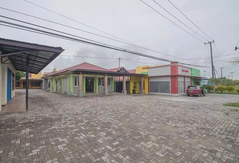 ホテル Reddoorz Syariah Near Taman Rozeline Penajam