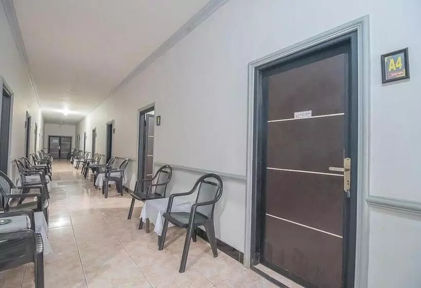 ホテル Reddoorz Syariah Near Taman Rozeline Penajam