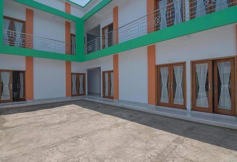 פנסיון Reddoorz Plus Near Alun Alun Kuningan