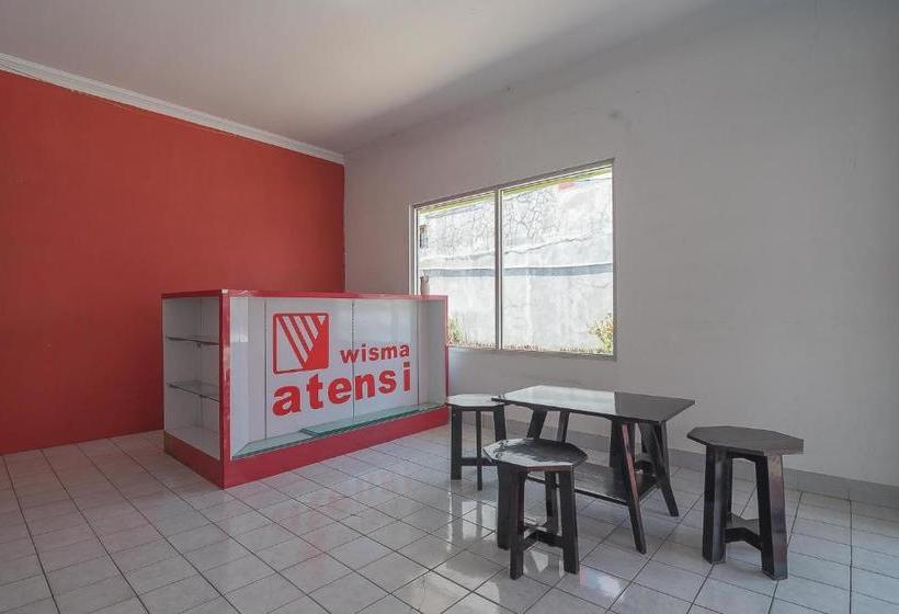 פנסיון Reddoorz Plus Near Alun Alun Kuningan