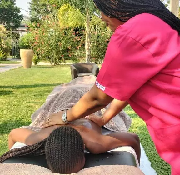 پانسیون Sunbirds Chobe