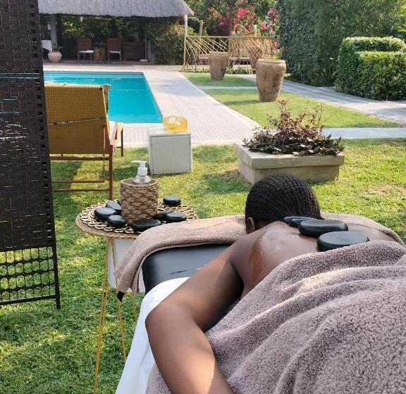 پانسیون Sunbirds Chobe