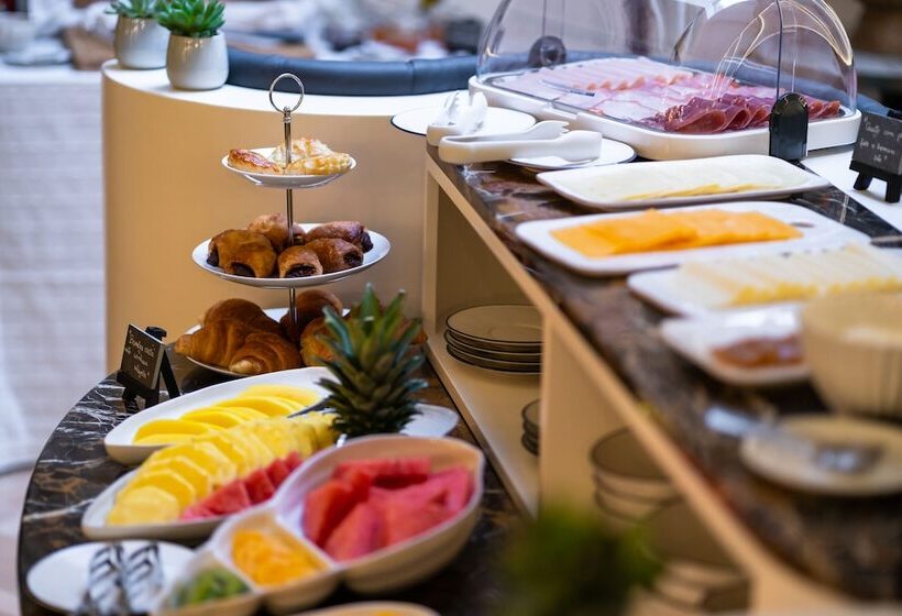 The Convo Porto Hotel & Apartment