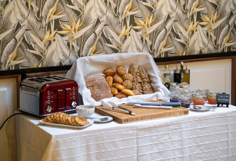 The Convo Porto Hotel & Apartment