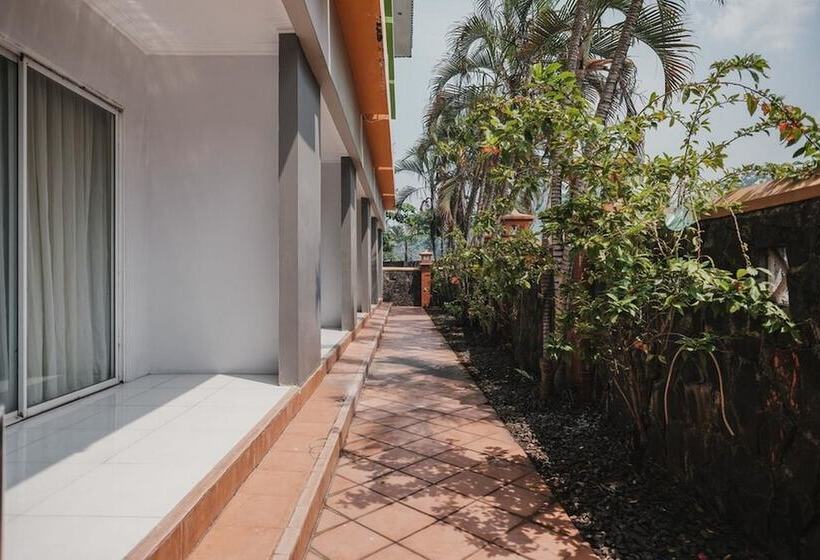 فندق Reddoorz Plus Near Pelabuhan Merak