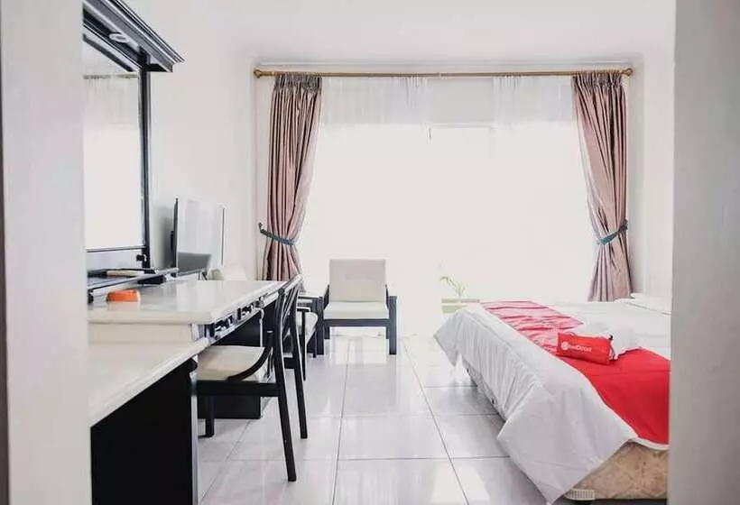 ホテル Reddoorz Plus Near Pelabuhan Merak