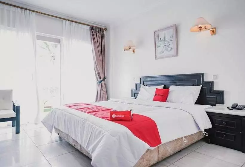 ホテル Reddoorz Plus Near Pelabuhan Merak