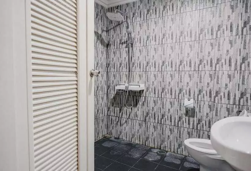 ホテル Reddoorz Plus Near Pelabuhan Merak