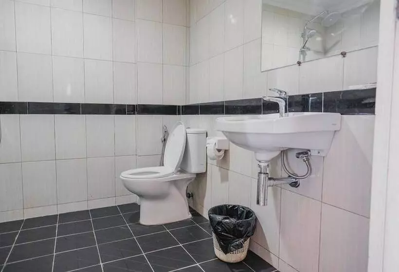 ホテル Reddoorz Plus Near Pelabuhan Merak