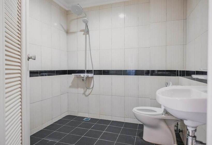 فندق Reddoorz Plus Near Pelabuhan Merak