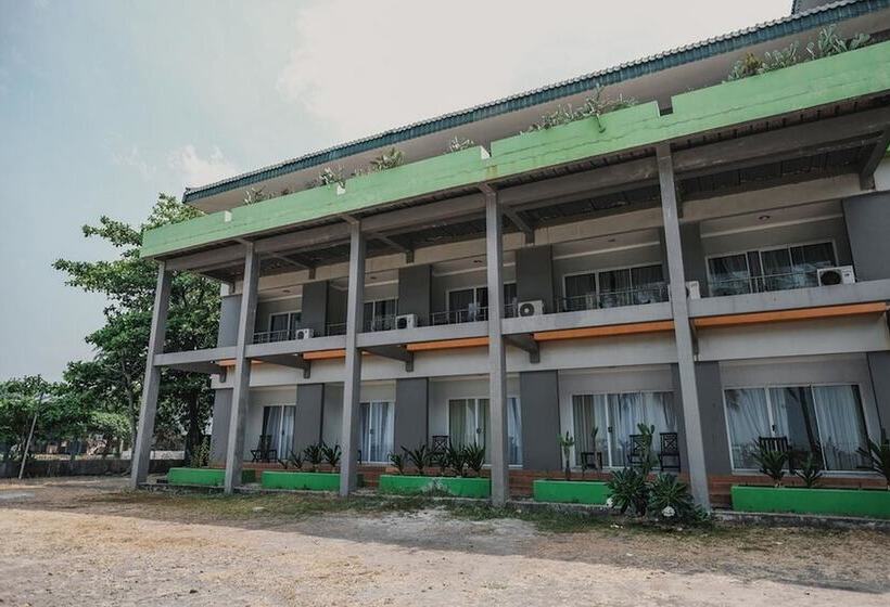 فندق Reddoorz Plus Near Pelabuhan Merak