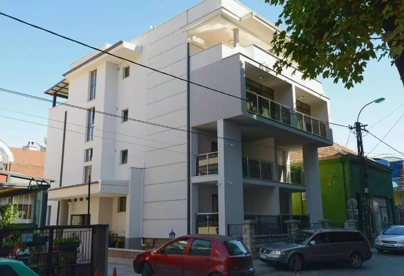 هتل Vir Villa