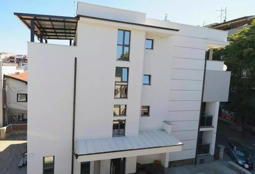 هتل Vir Villa