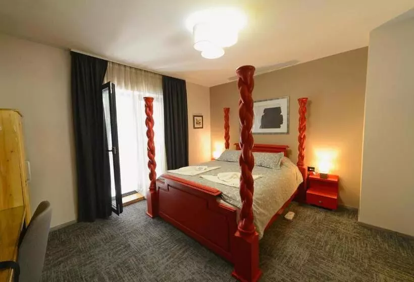 هتل Vir Villa