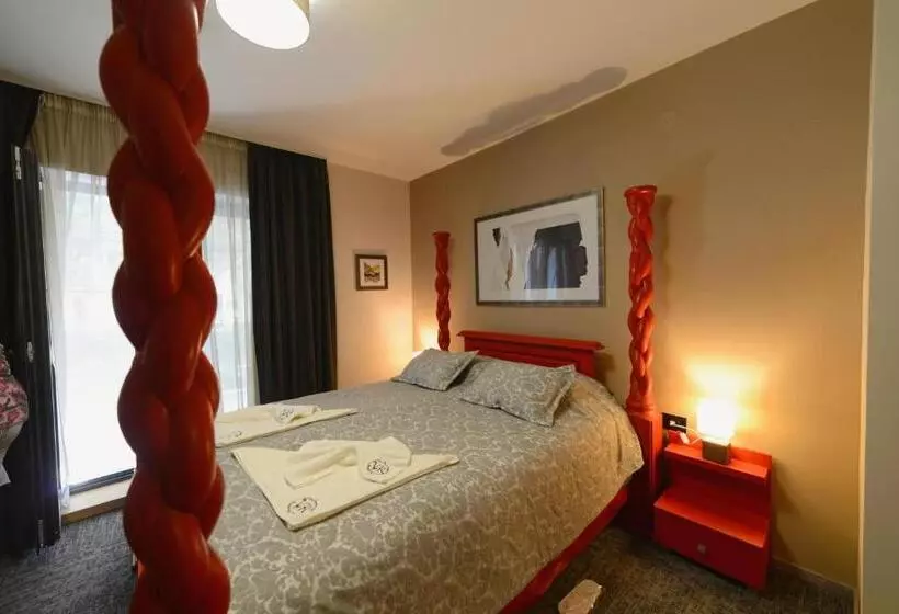 هتل Vir Villa