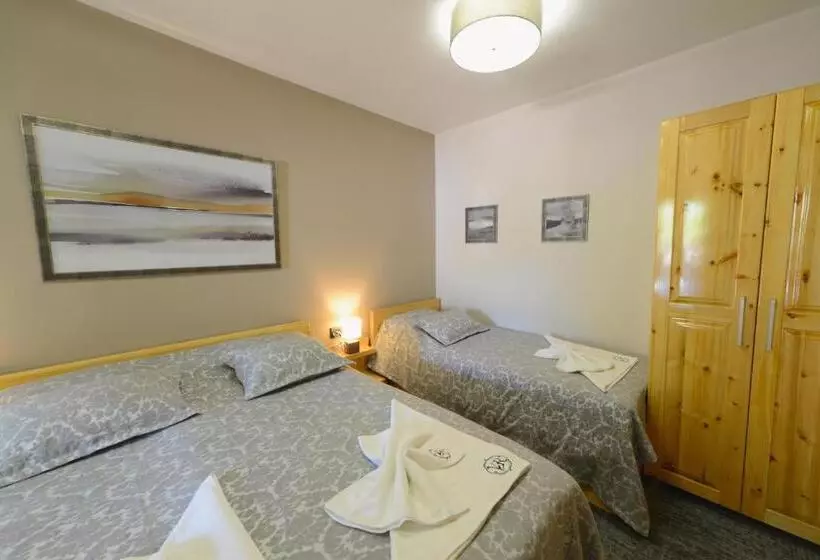 هتل Vir Villa
