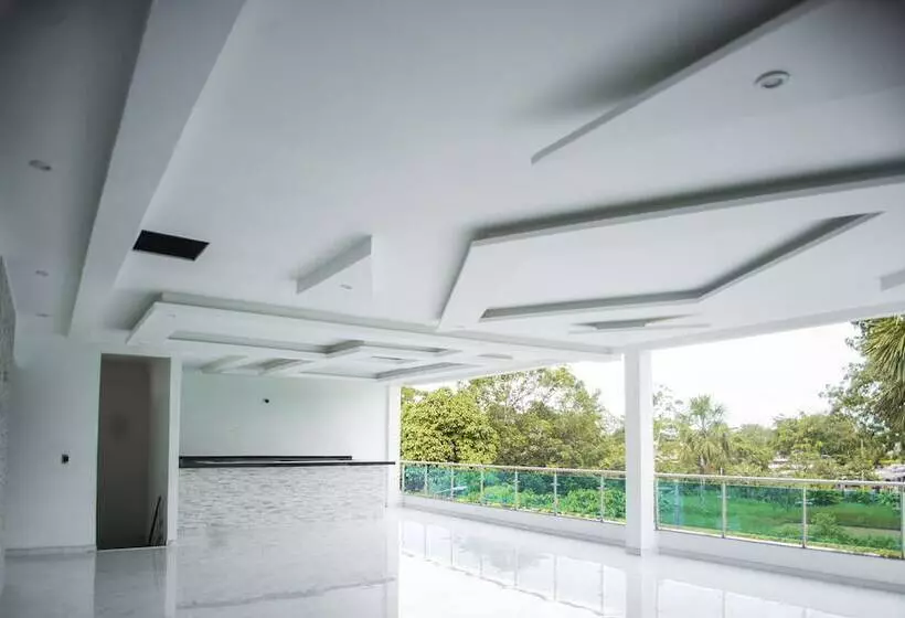 Hotelli Luvana Suite