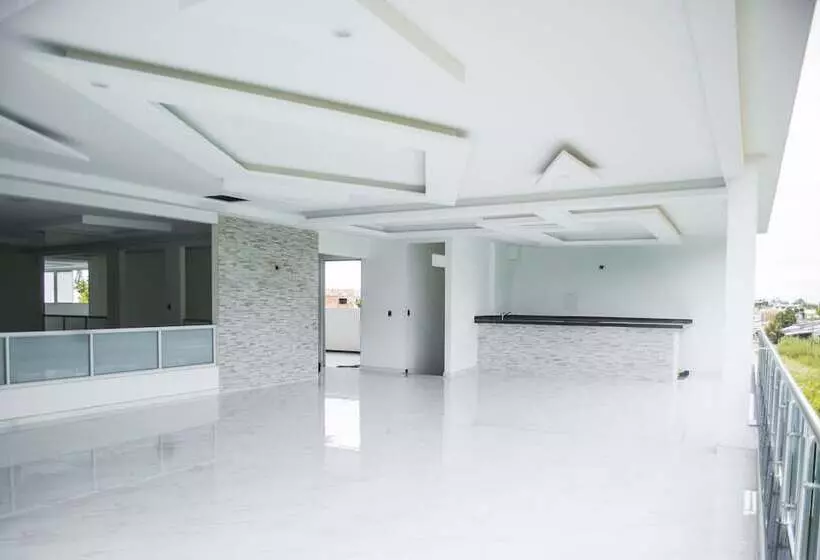 Hotelli Luvana Suite