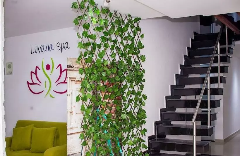 Hotelli Luvana Suite