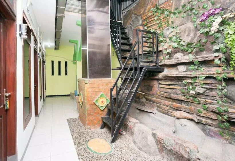 هتل Oyo 1639 Penginapan Anggrek Syariah 1