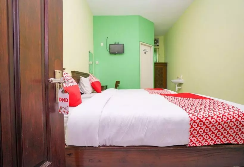 هتل Oyo 1639 Penginapan Anggrek Syariah 1