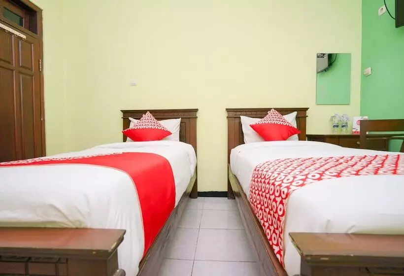 هتل Oyo 1639 Penginapan Anggrek Syariah 1