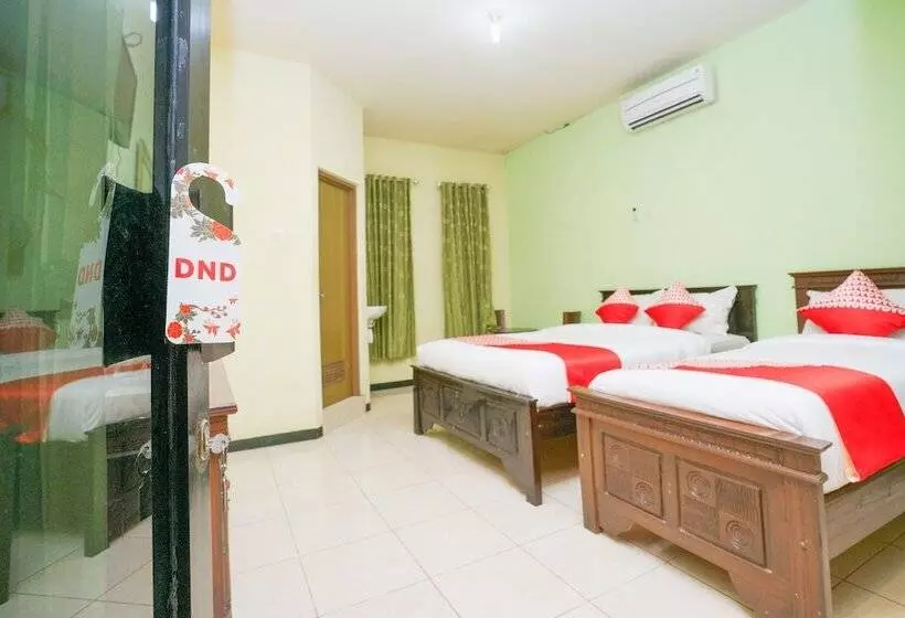 هتل Oyo 1639 Penginapan Anggrek Syariah 1