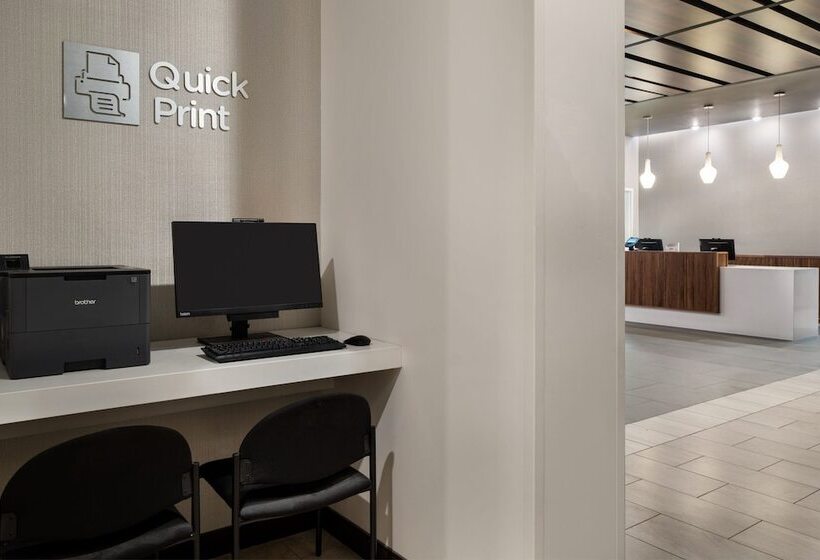 Отель Courtyard By Marriott Seattle Seatac Airport