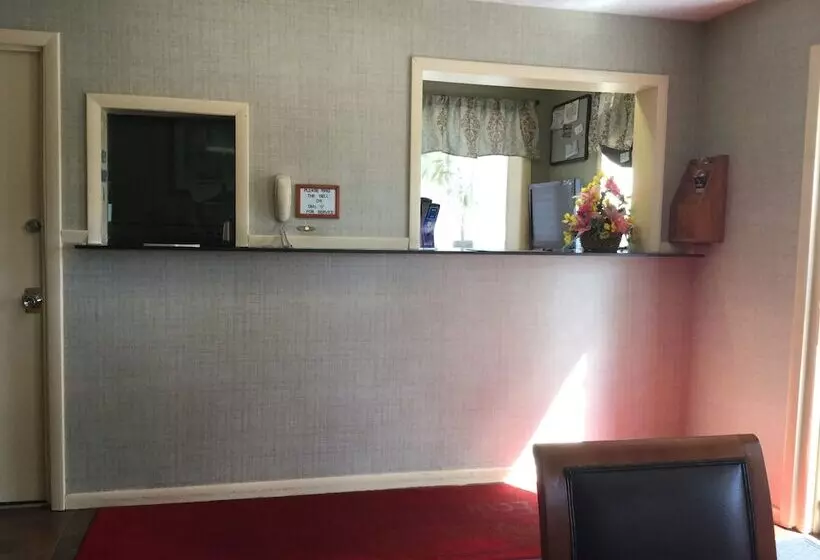 モーテル Falls Inn