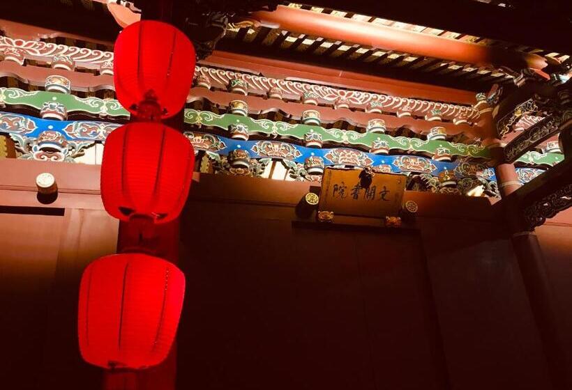 پانسیون Hello Guesthouse