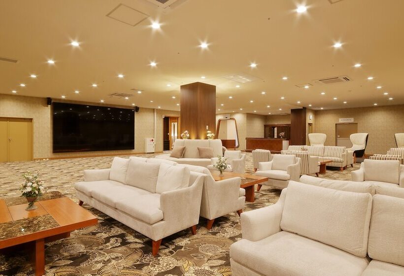 מלון כמוסות Yurakujo