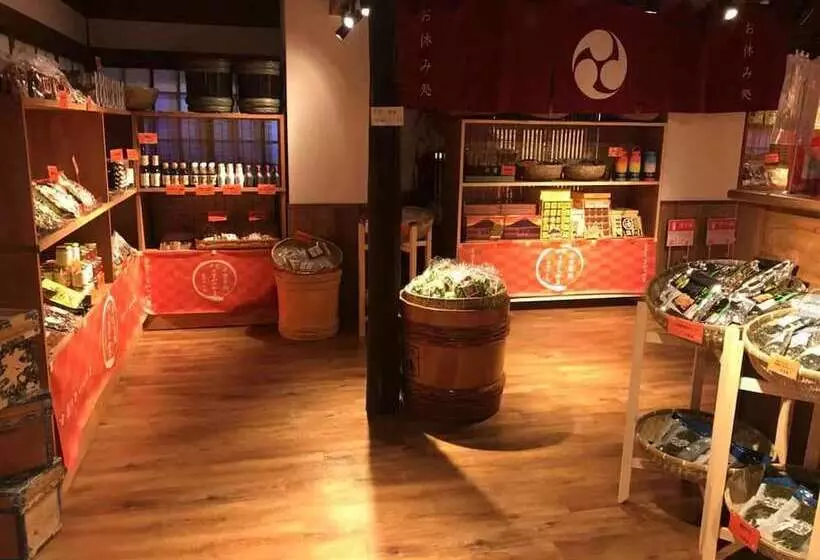 هتل کپسول Yurakujo