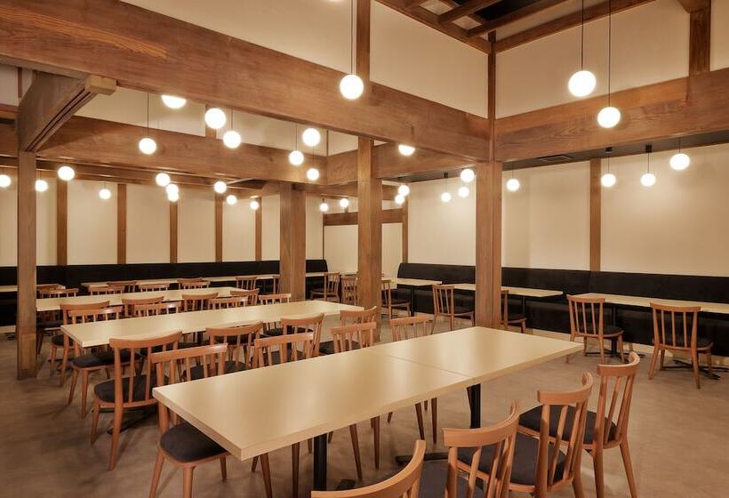 מלון כמוסות Yurakujo