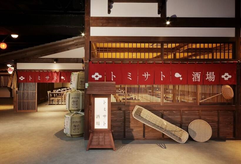 מלון כמוסות Yurakujo