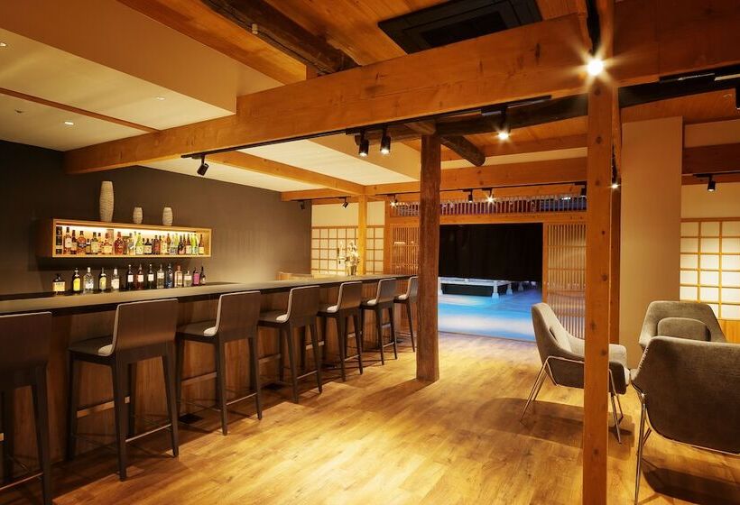 מלון כמוסות Yurakujo